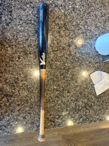 Used Victus (-3) 31 oz 34" Tatis23 Bat