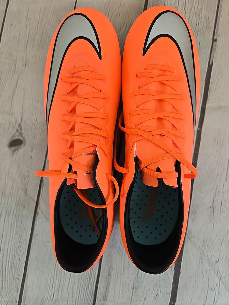 mango cleats