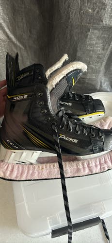 Used Senior CCM Tacks 4092 Hockey Skates Extra Wide Width 7.5
