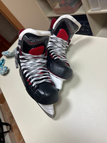 New Senior Bauer   Size 6 Vapor X500 Hockey Skates