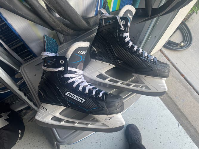 Bauer X-LP 8 Hockey Skates