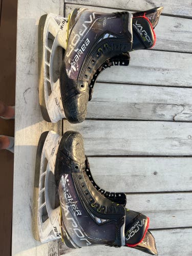Used Senior Bauer Regular Width 7.5 Vapor Hyperlite Hockey Skates
