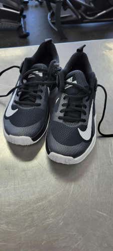 Used Nike Senior 7 Volleyball Shoes