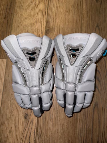 Maverik Rome lacrosse gloves New Medium 12 Inch