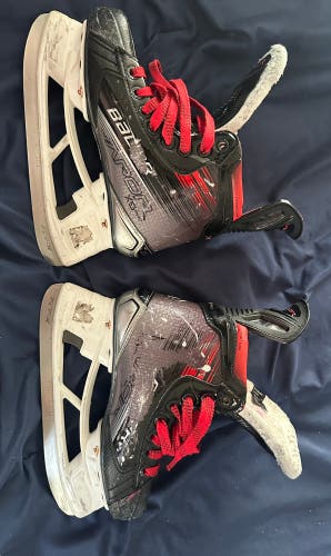 Used Junior Bauer Regular Width  Size 2 Vapor X5 Pro Hockey Skates