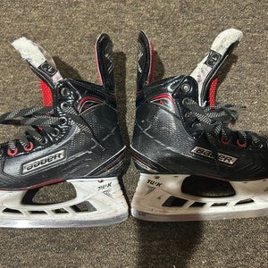 Used Junior Bauer Regular Width Size 1.5 Vapor X700 Hockey Skates