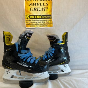 Used Intermediate Bauer Supreme M4 Hockey Skates Regular Width Size 4.5