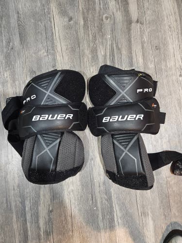 Used Bauer Pro Hockey Goalie Knee Pads Int Black