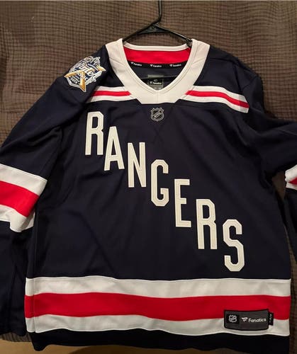 NY Rangers 2018 Winter Classic Jersey Size Medium BNWT