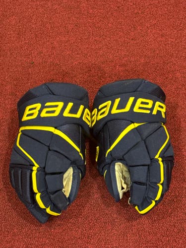 Merrimack College Bauer hyperlite gloves Size 13 Item#MCG7