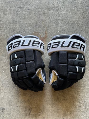 Used Black/White Bauer N2900 13” Gloves