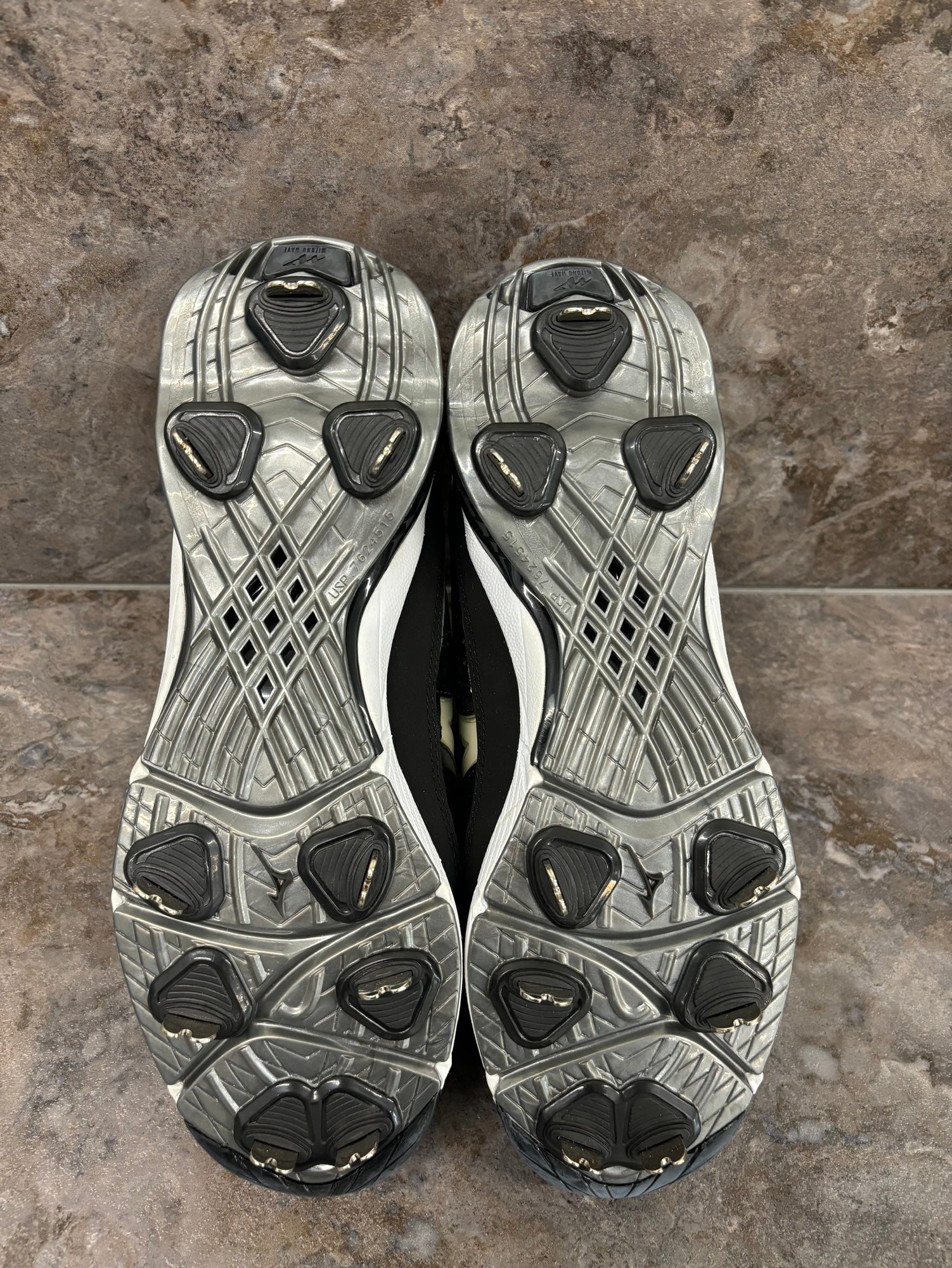 inoページ Mizuno Classic G6 Low Switch | SidelineSwap | Buy and Sell on