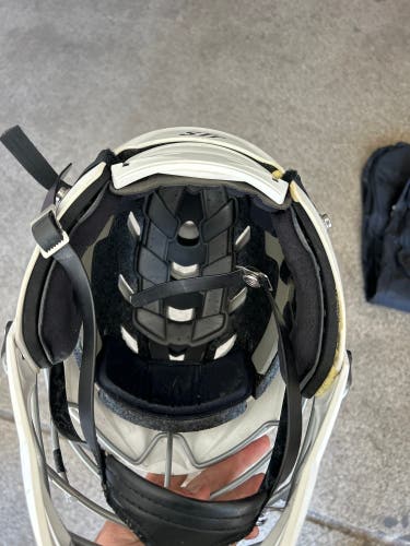 Str brine youth lacrosse helmet
