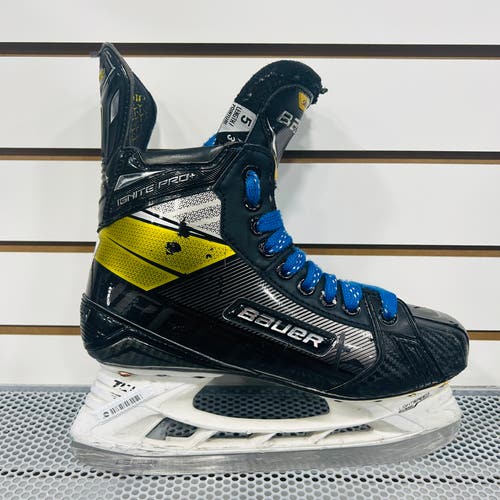 Used Intermediate Bauer Size 5.5 Supreme Ignite Pro+ Hockey Skates