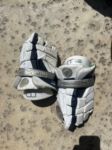 Good condition m4 gloves