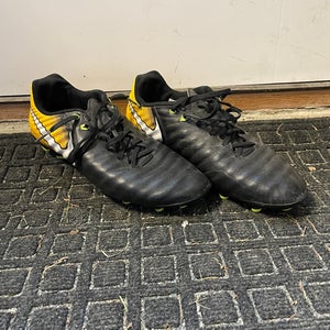 Used Men's Nike Tiempo Legend VII Cleats