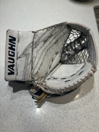Vaughn v9 pro goalie glove