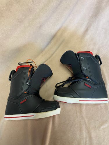 Used Size 6.0 (Women's 7.0) Men's Thirty Two Snowboard Boots All Mountain