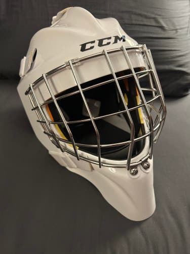 New Senior Medium CCM Axis 1.9 Goalie Helmet Straight Bar