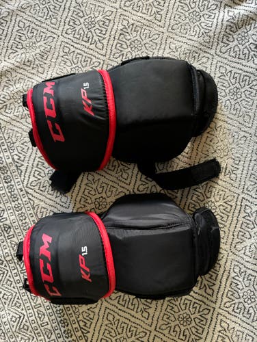 CCM KP 1.5 Knee Guard Senior
