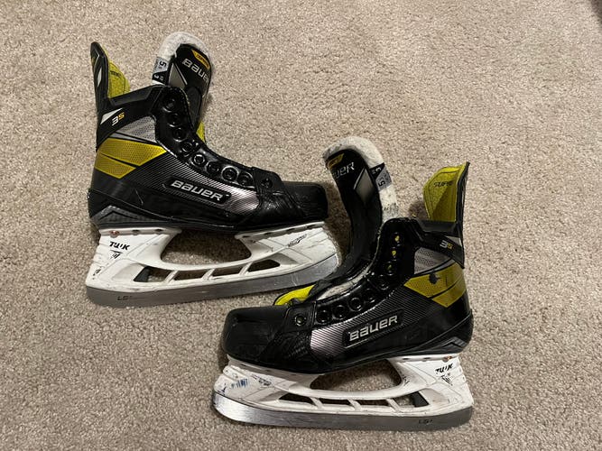 Used Bauer Regular Width Size 5.5 Supreme 3S Hockey Skates