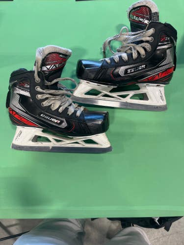 Used Intermediate Bauer Vapor X2.9 Hockey Goalie Skates Extra Wide Width Size 4.5