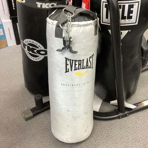 Used Everlast 60 Lb Heavy Bag