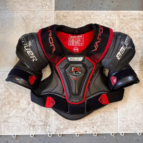Senior Medium Bauer Vapor 1x Lite Shoulder Pad