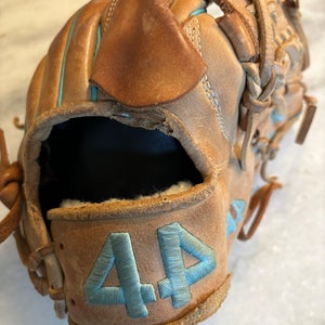 Pitchers/infield 11.75 Glove