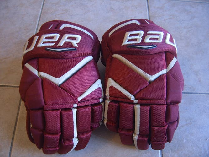 Excellent Condition Bauer Vapor 1X Pro Hockey Gloves Boston College Eagles NCAA