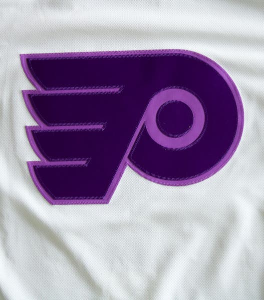 2021 Philadelphia Flyers Hockey Fights Cancer Derick Brassard warm