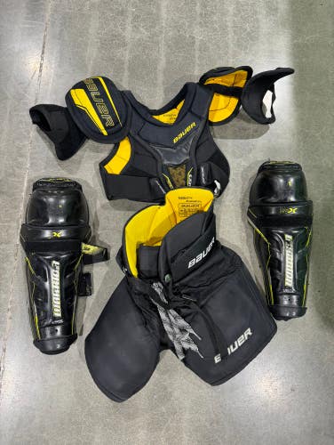 Youth Bauer Supreme TotalOne MX3 Shoulder Pads(M) Pants(S) Warrior shin guards(11)