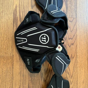Used Youth Medium  Warrior Burn Shoulder Pads