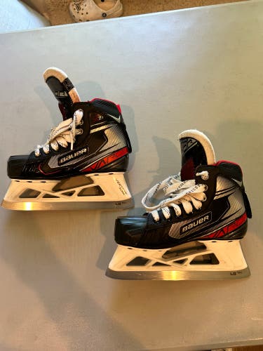 Used Junior Bauer Regular Width Size 2 Vapor X2.7 Hockey Goalie Skates