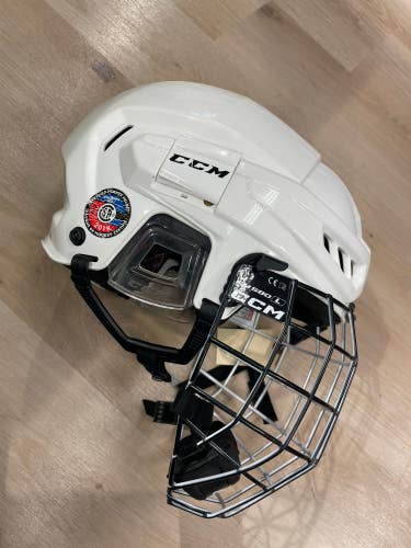White Used Large CCM FL500 Helmet