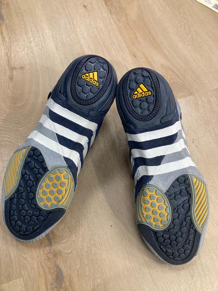 New Blue Men's 9.0 Adidas Response Wrestling Shoes | SidelineSwap | Buy and  Sell on SidelineSwap