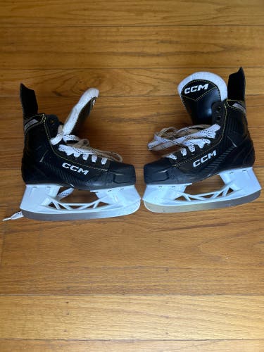 Used Junior CCM  Size 2 Hockey Skates