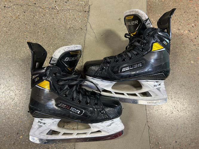 Used Junior Bauer Supreme 3S Pro Hockey Skates Size 3