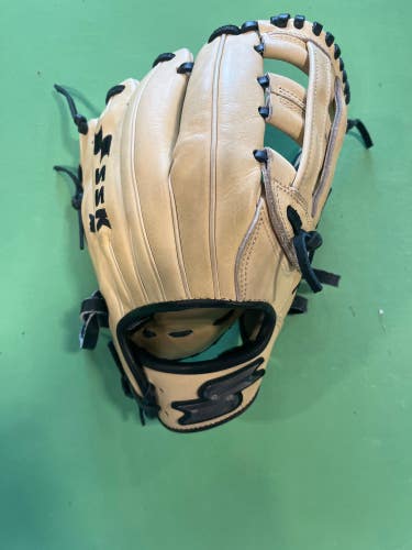 Used SSK Z9 Right-Hand Throw Infield Baseball Glove (11.75")