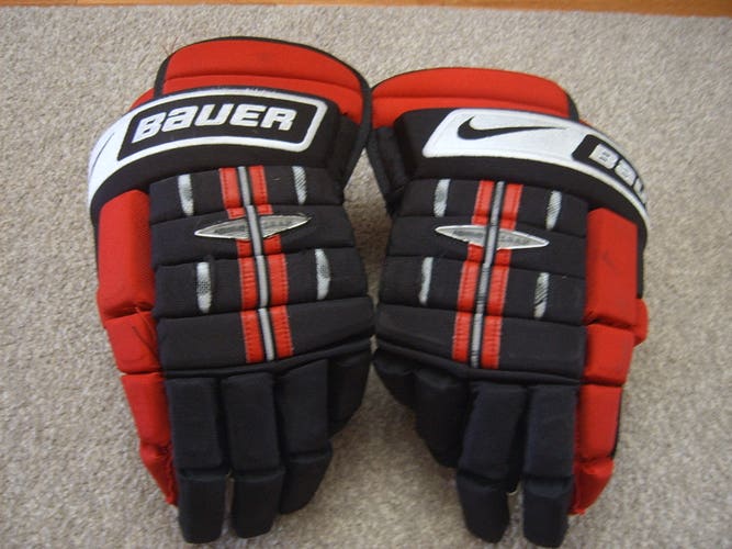 Hockey Gloves-Excellent Condition Nike Bauer NBHPRO Senior Hockey Gloves 15"