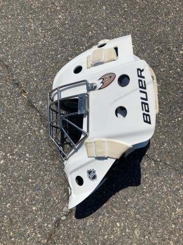 White Used Senior Bauer Profile 940x Goalie Mask