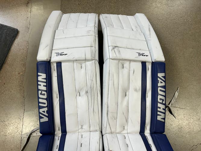 White Used 33" Senior Vaughn Velocity XFP Goalie Leg Pads