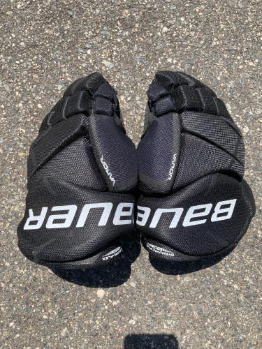 Black Used Junior Bauer Vapor X20 Gloves 10"