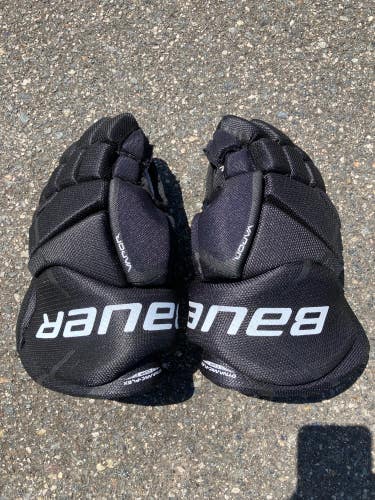 Black Used Junior Bauer Vapor X20 Gloves 11"