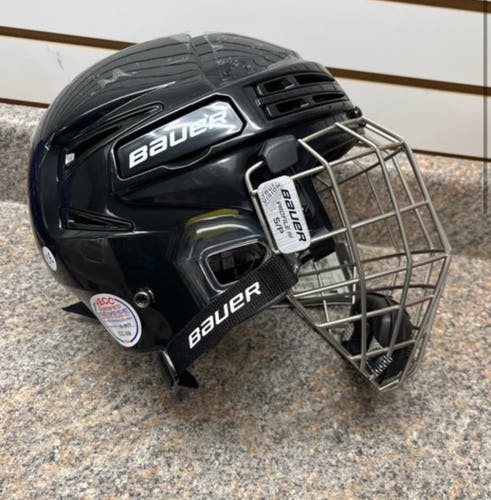 Small Bauer Re-Akt 75 Helmet with Cage