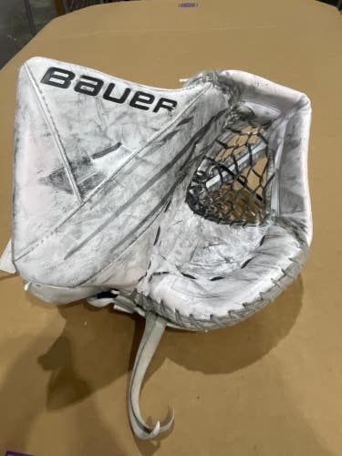 White Used Senior Bauer Vapor 3X Goalie Glove