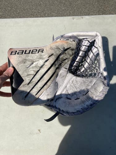 White Used Senior Bauer Hyperlite Goalie Glove