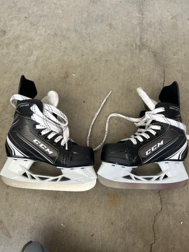 Used Youth CCM  11 Tacks 9040 Hockey Skates