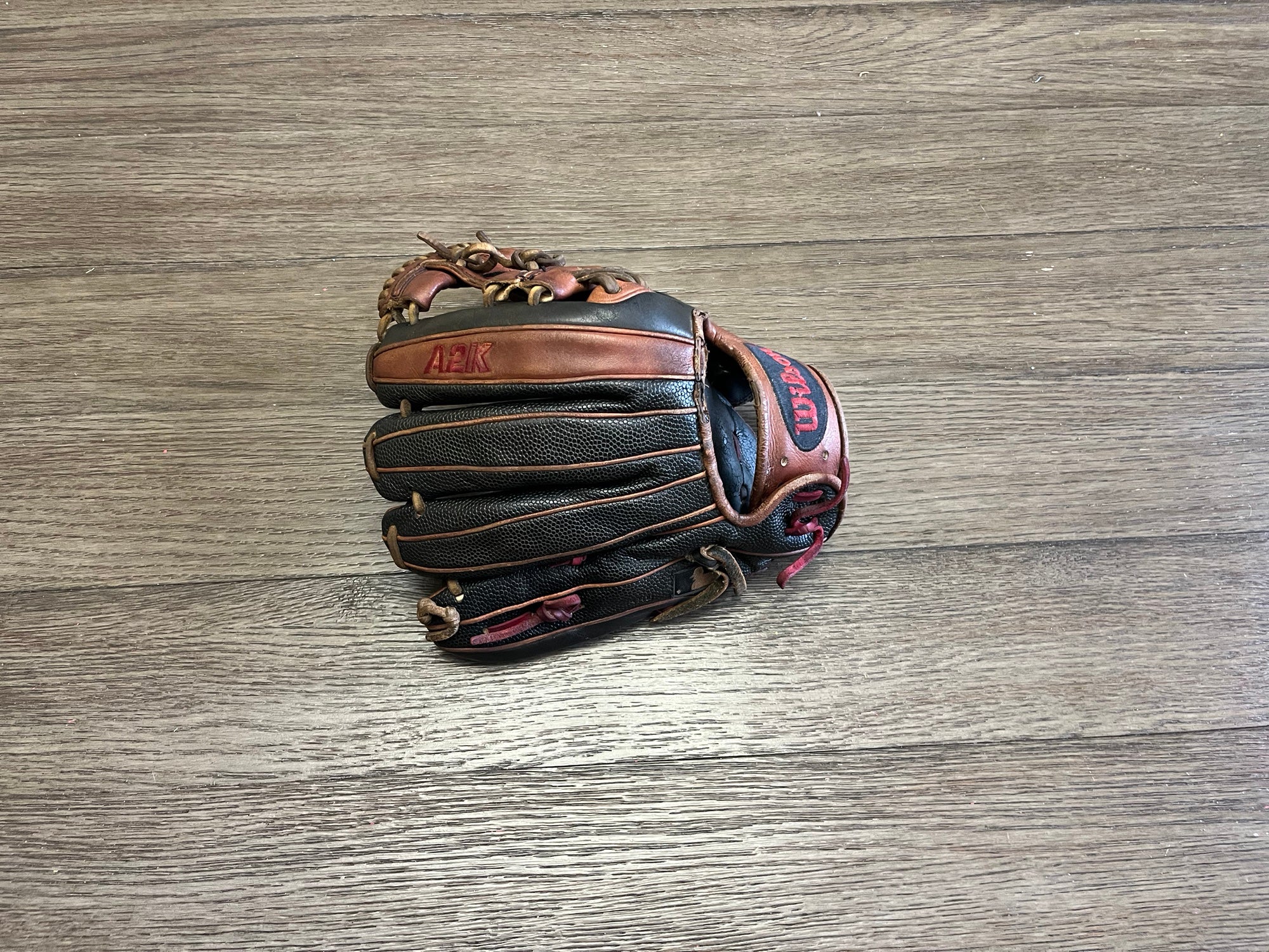 Wilson A2K DP15 11.5” I Web | SidelineSwap | Buy and Sell on