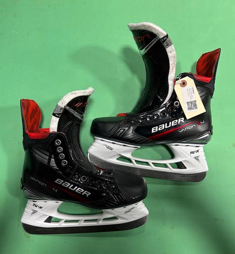 Used Senior Bauer Vapor X4 Hockey Skates Size 6.5